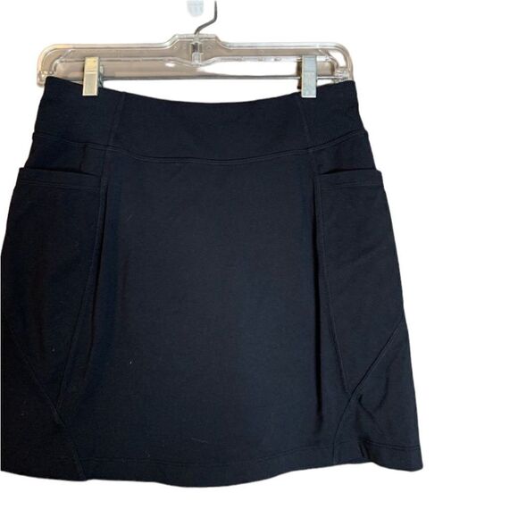 Athleta black skort with dual pockets. Size small - Picture 8 of 8